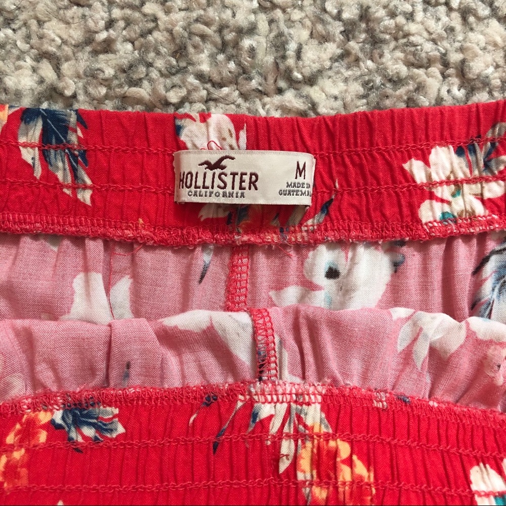 Red Floral Hollister flowy shorts - Picture 4 of 5